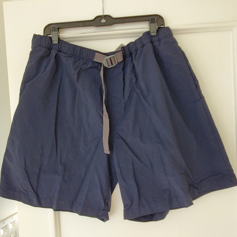 Columbia omni-shade dark gray/ black shorts XXL